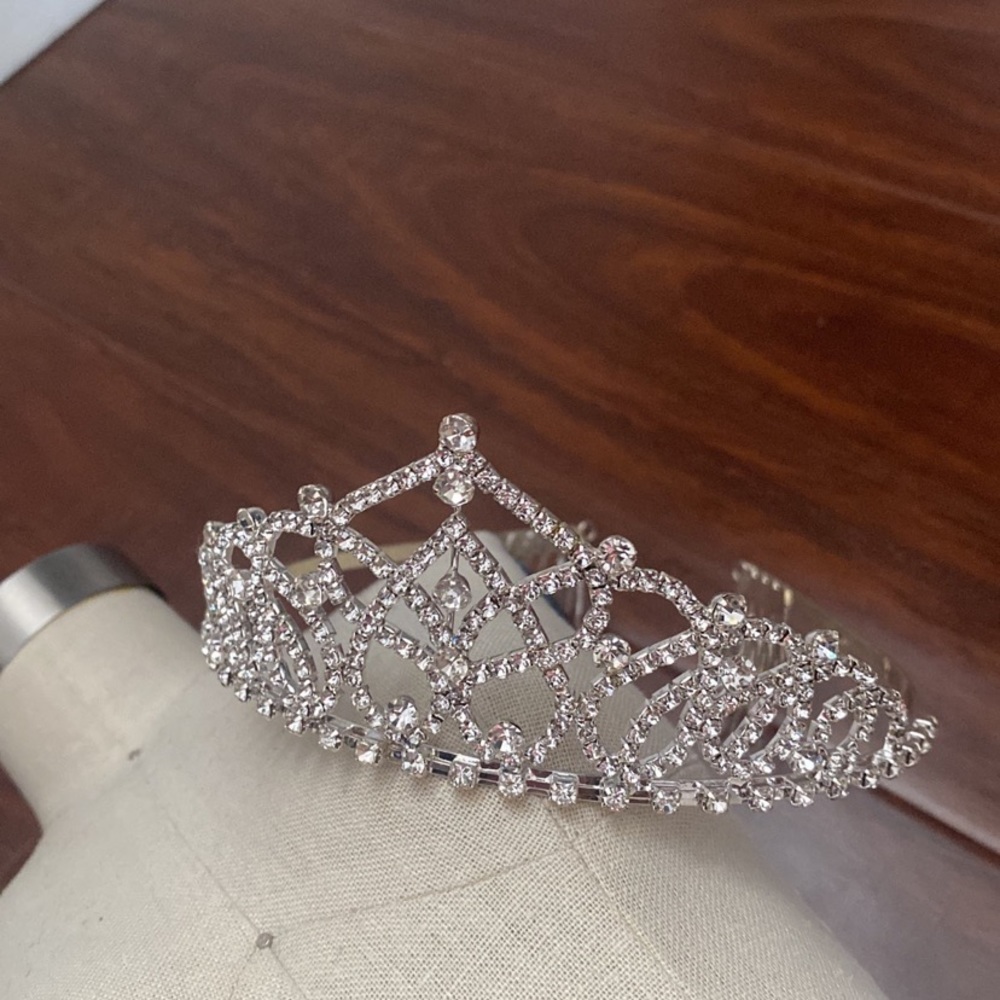 New rhinestone crown design headband